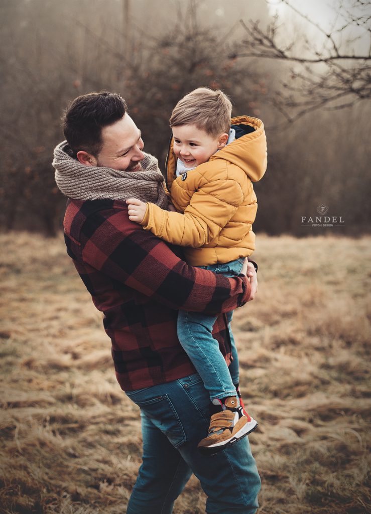 Familienfotografie Familienfotos Familie Outdoorshooting Saarland Saarbrücken Neunkirchen St. Wendel Saarlouis Merzig
